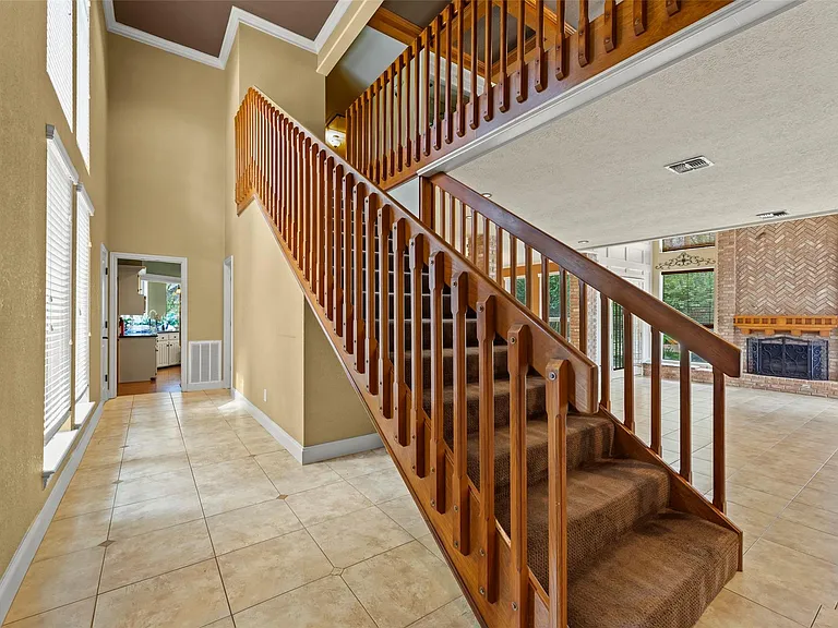 9714 Godstone Ln — Photo 12