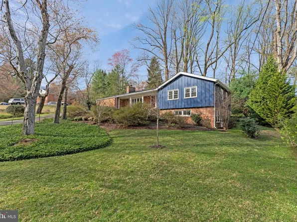 1438 Brookhaven Dr, Mc Lean, VA 22101