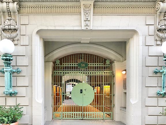 4th image of 516 E 78th St APT 5L