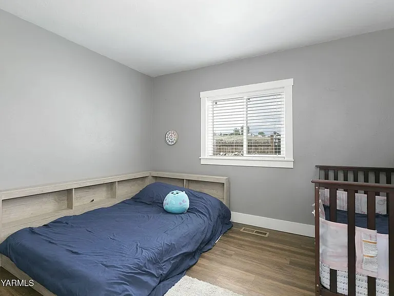 910 Gromore Rd — Photo 13