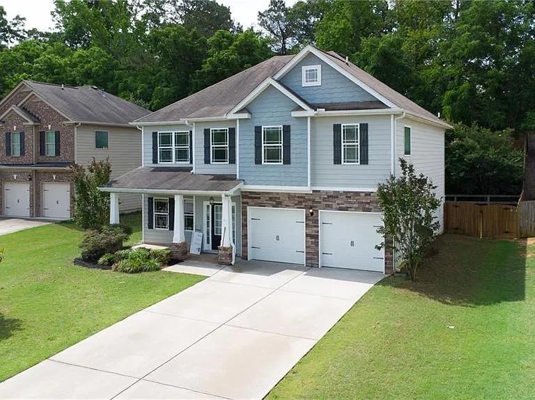 5595 Banner Blvd — Photo 2