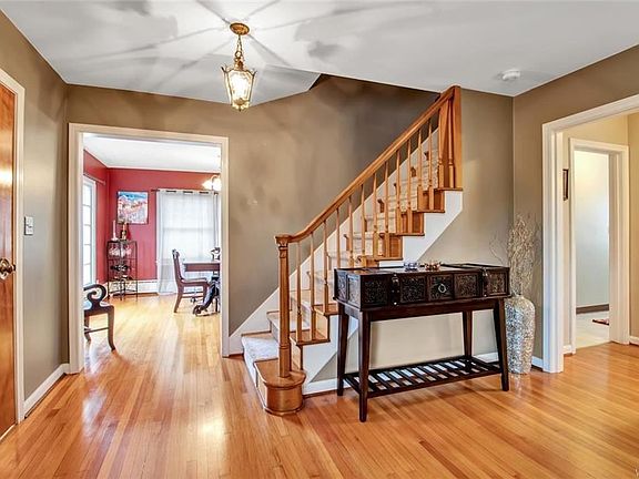 5th image of 146 Catherine St