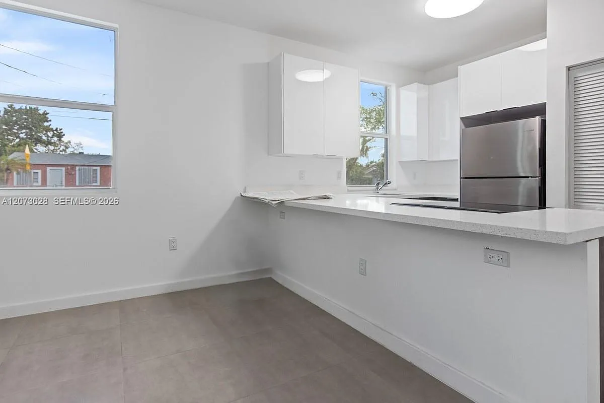 Para Villa Heights — Photo 3