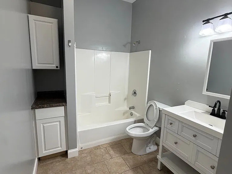664 Columbus Ave — Photo 7