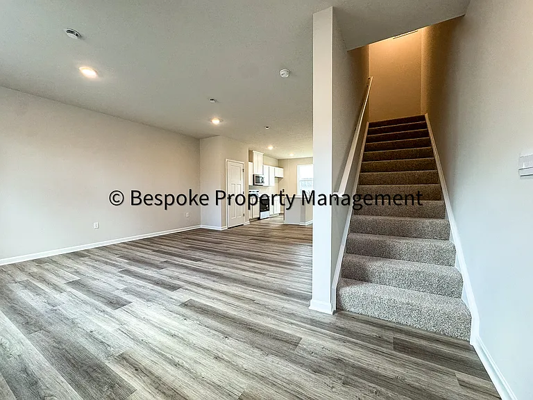 761 Mulligan Ct — Photo 3