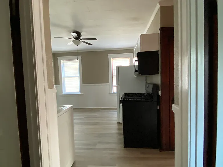 114 Paine St #2 — Photo 8