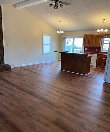 2nd image of 2306 Cliffside Dr