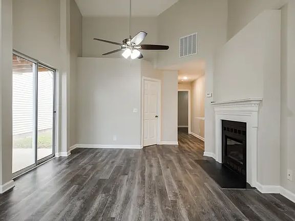3rd image of 1111 Alandee St