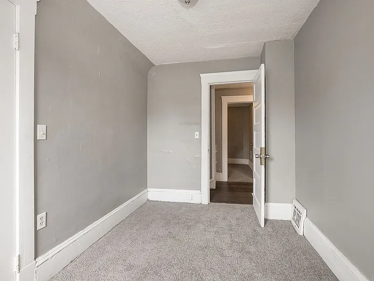 7411 Brinsmade Ave — Photo 15
