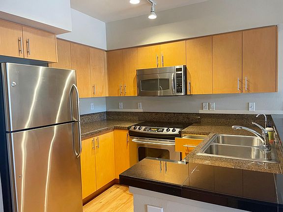 Kitchen with S/s appliances