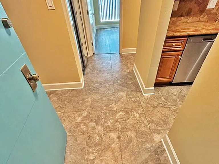Laurelwood Apartments — Photo 18