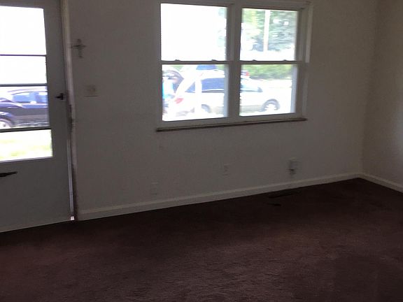 5th image of 299 E Duncan St