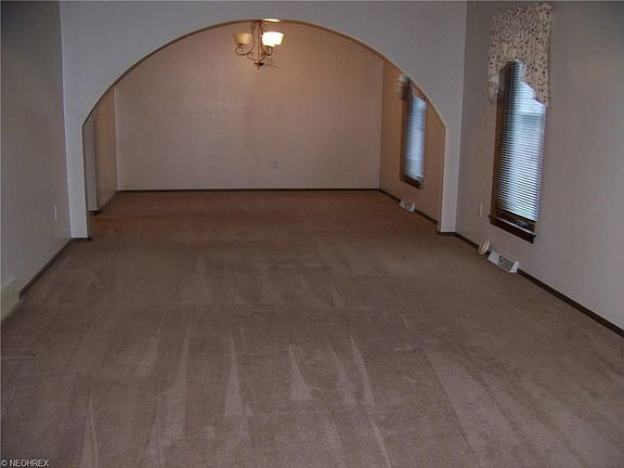 2nd image of 3535 Monterey Cir
