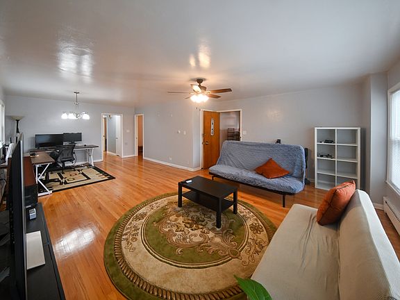 3rd image of 5449 N Artesian Ave #2
