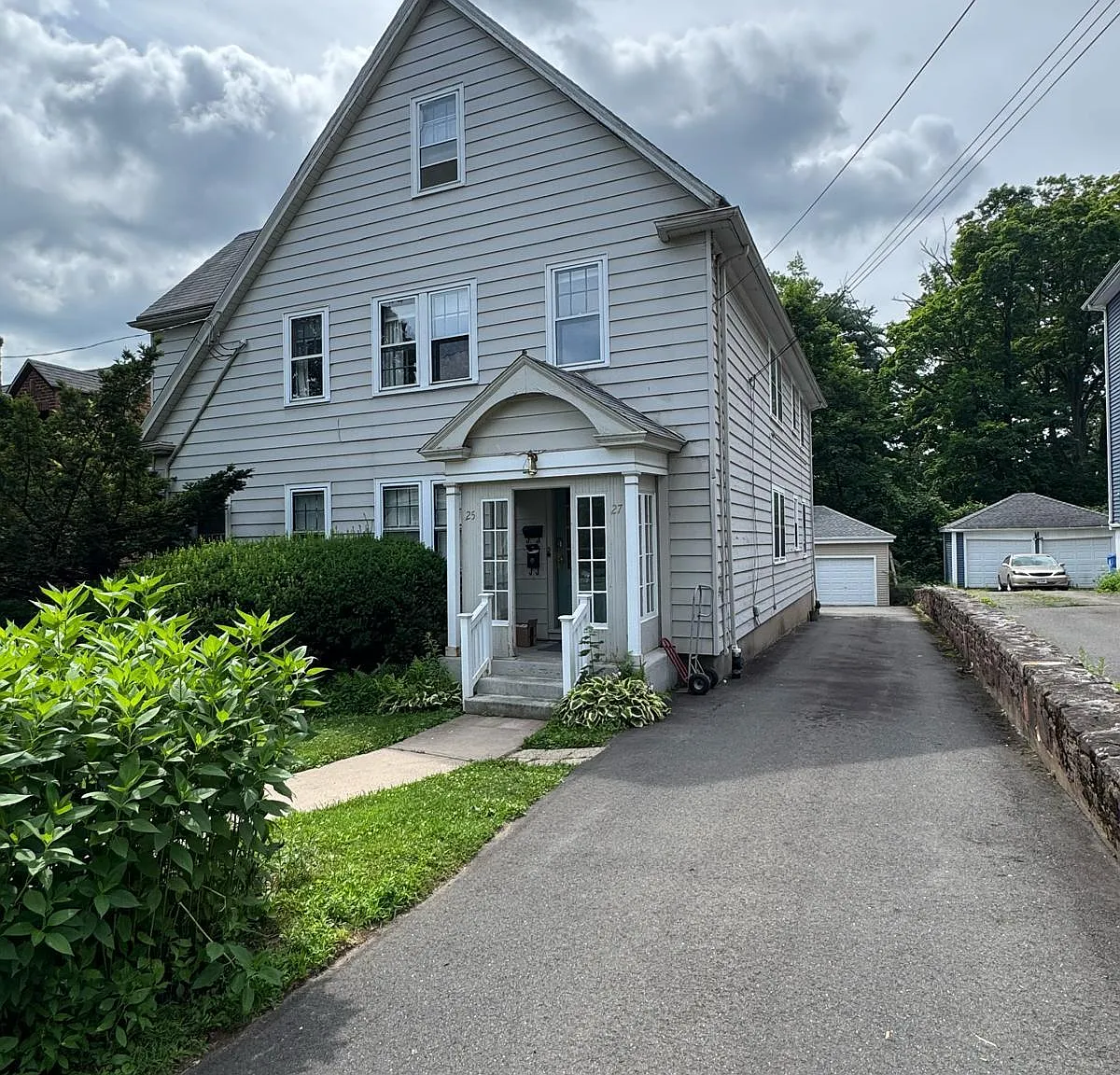 2 bed, 1.0 bath, 1126 sqft, $2,000 — Photo 1