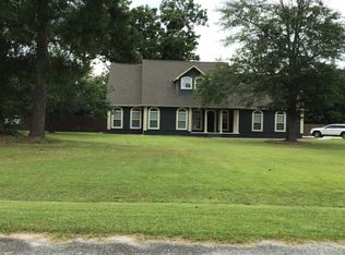 258 Foxworth Trl, Nashville, GA 31639