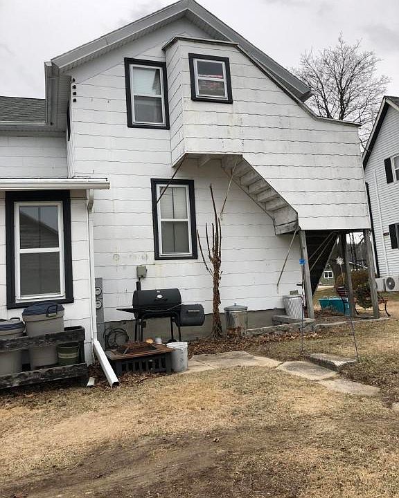 2nd image of 1117 Hazel St