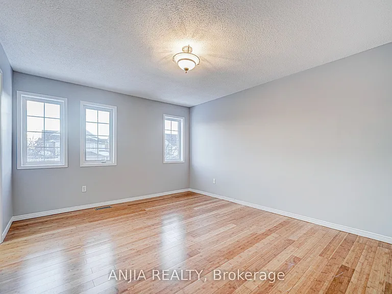 146 Billingsley Cres — Photo 17