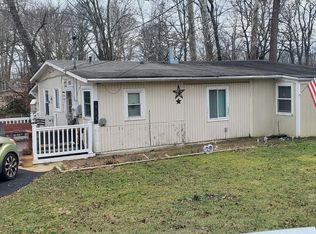 915 Alexis Rd, Woodbridge, VA 22191