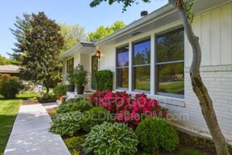 1st image of 425 Landon Dr