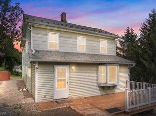 392 Pittstown Rd, Pittstown, NJ 08867