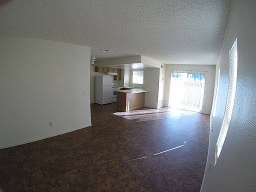 4th image of 77925 Dudley Dr
