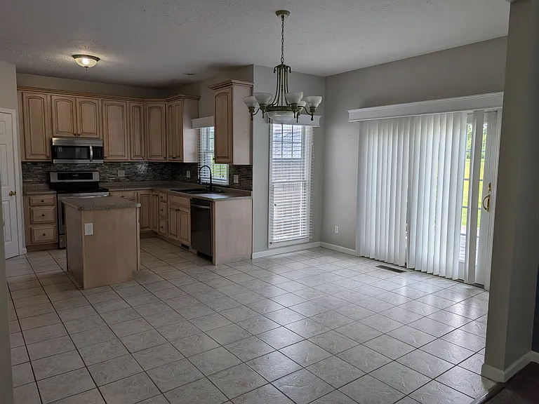 1090 E Case Blvd — Photo 9