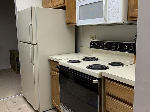 5th image of 1 Bloomingdale Pl APT 516