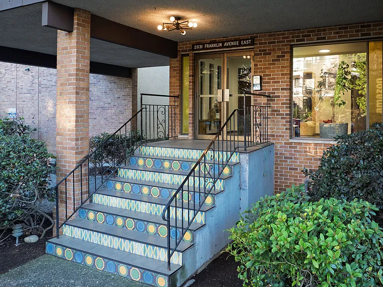 Franklin Apartments — Photo 6