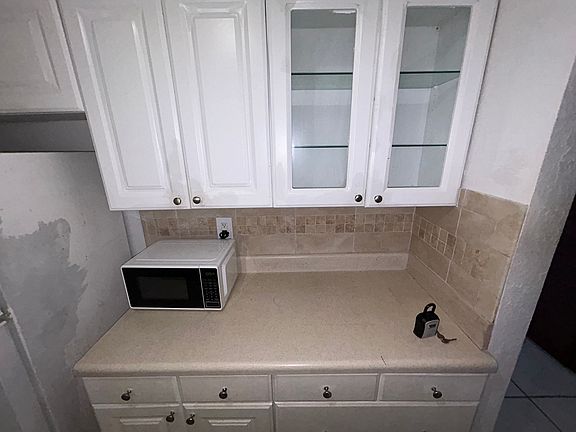 2nd image of 6112 Forest Hill Blvd APT 204
