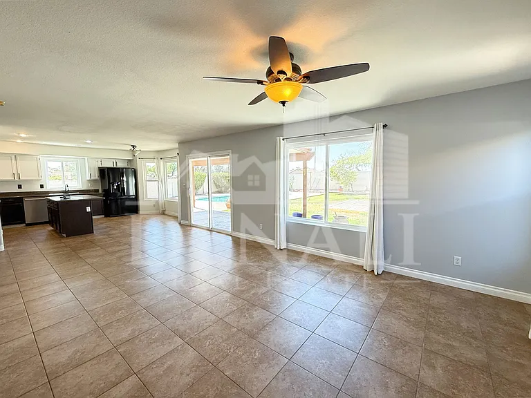 1249 W Kelly Ln — Photo 8