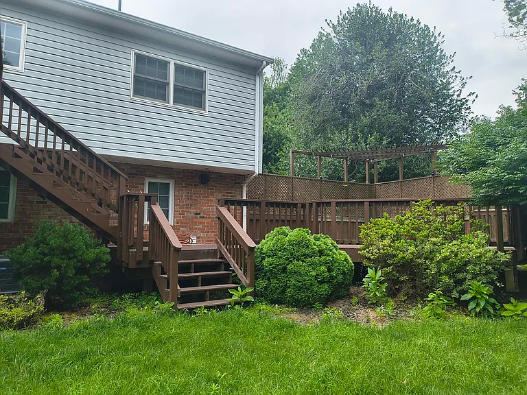 307 Jade Ct NW — Photo 3