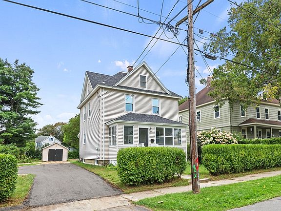 2nd image of 80 Calumet St