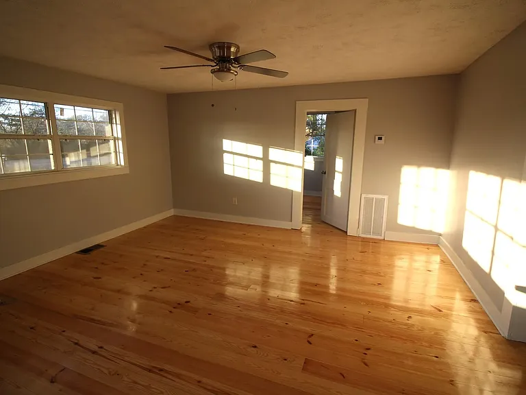 1088 S 4th St — Photo 11