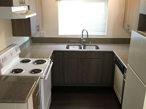3rd image of 4045 Mississippi St APT 1