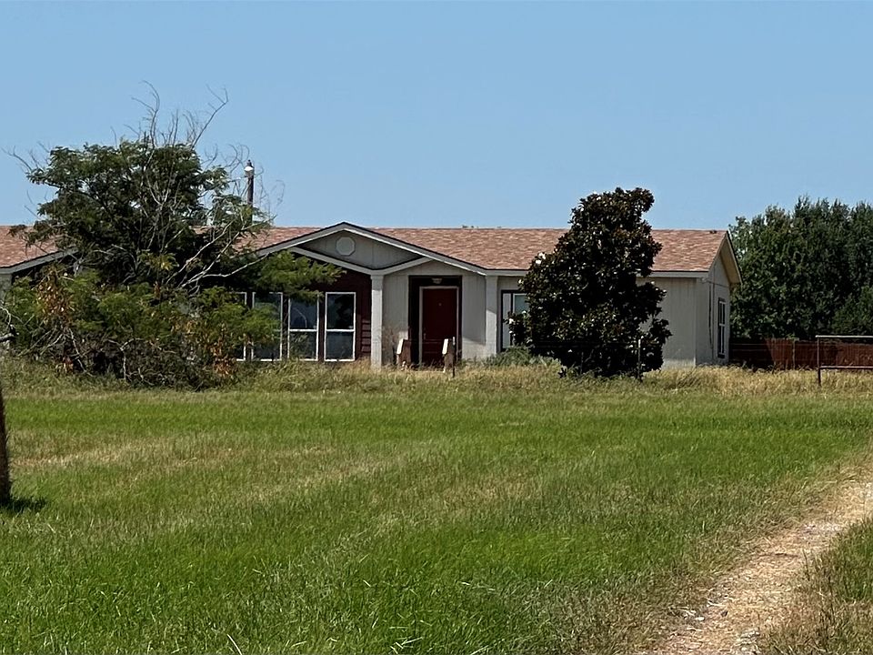 2nd image of 388 E Camp Loop