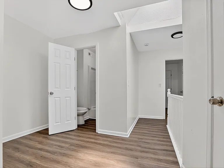 2537 Hollins St — Photo 13