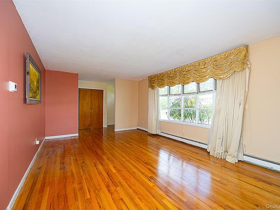 3rd image of 59 Carriage Hill Lane