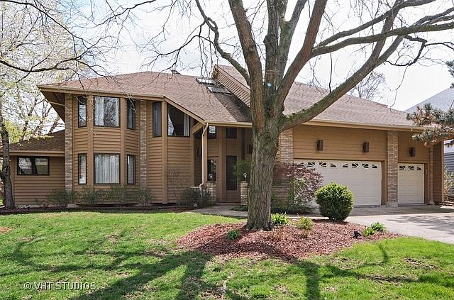 1st image of 520 Alexandria Dr