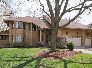 520 Alexandria Dr, Naperville, IL 60565