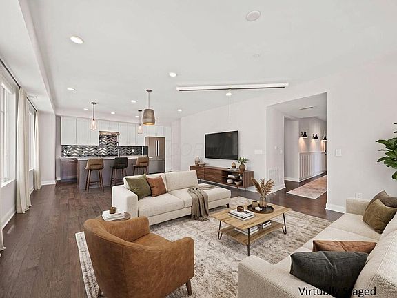 4th image of 207 E 5th Ave