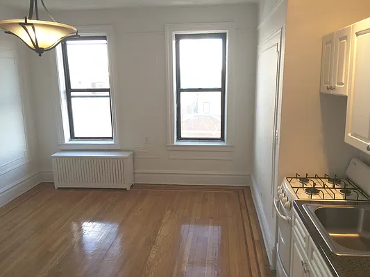 Rented by Vassiliou Group | media 25