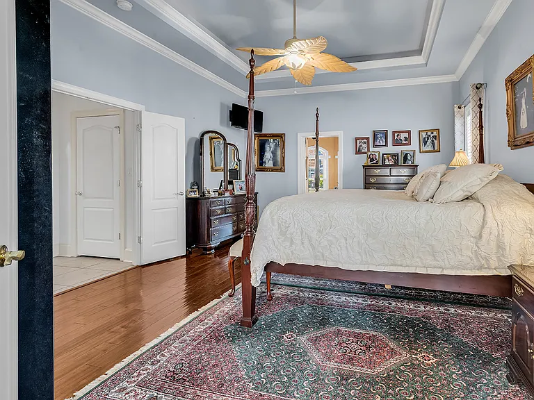 801 Bluffview Dr — Photo 8