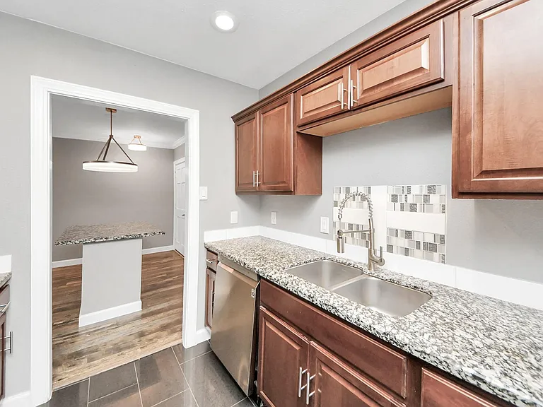2224 S Piney Point Rd #227 — Photo 9