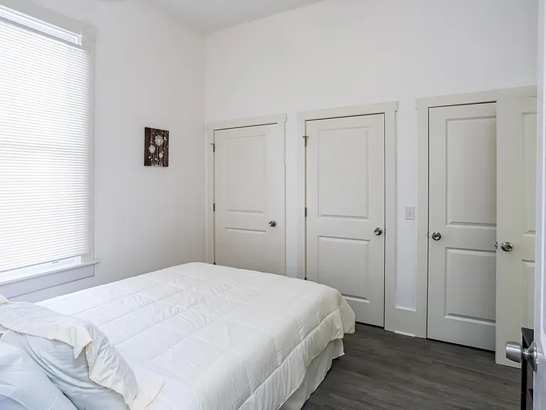307 W 36th St #B — Photo 26