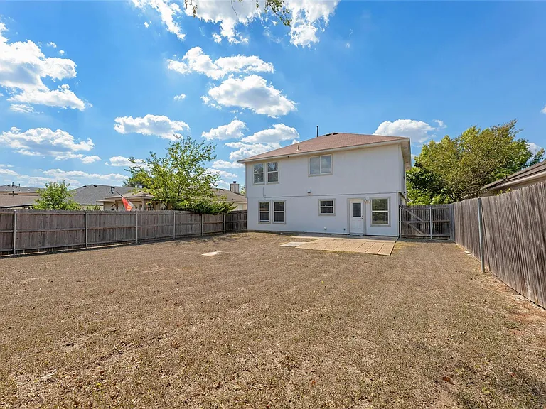 113 Matthew Dr — Photo 35