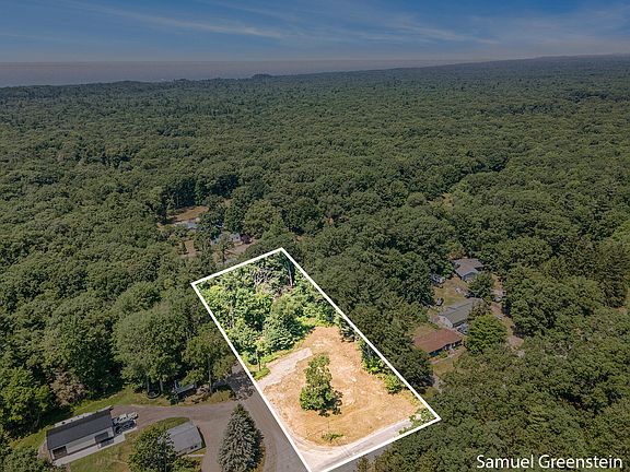 4th image of 3624 Kern Rd