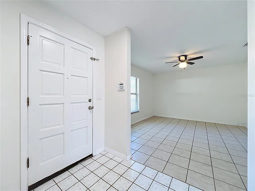 3 bed, 2.0 bath, 1854 sqft, $2,800 — Photo 4