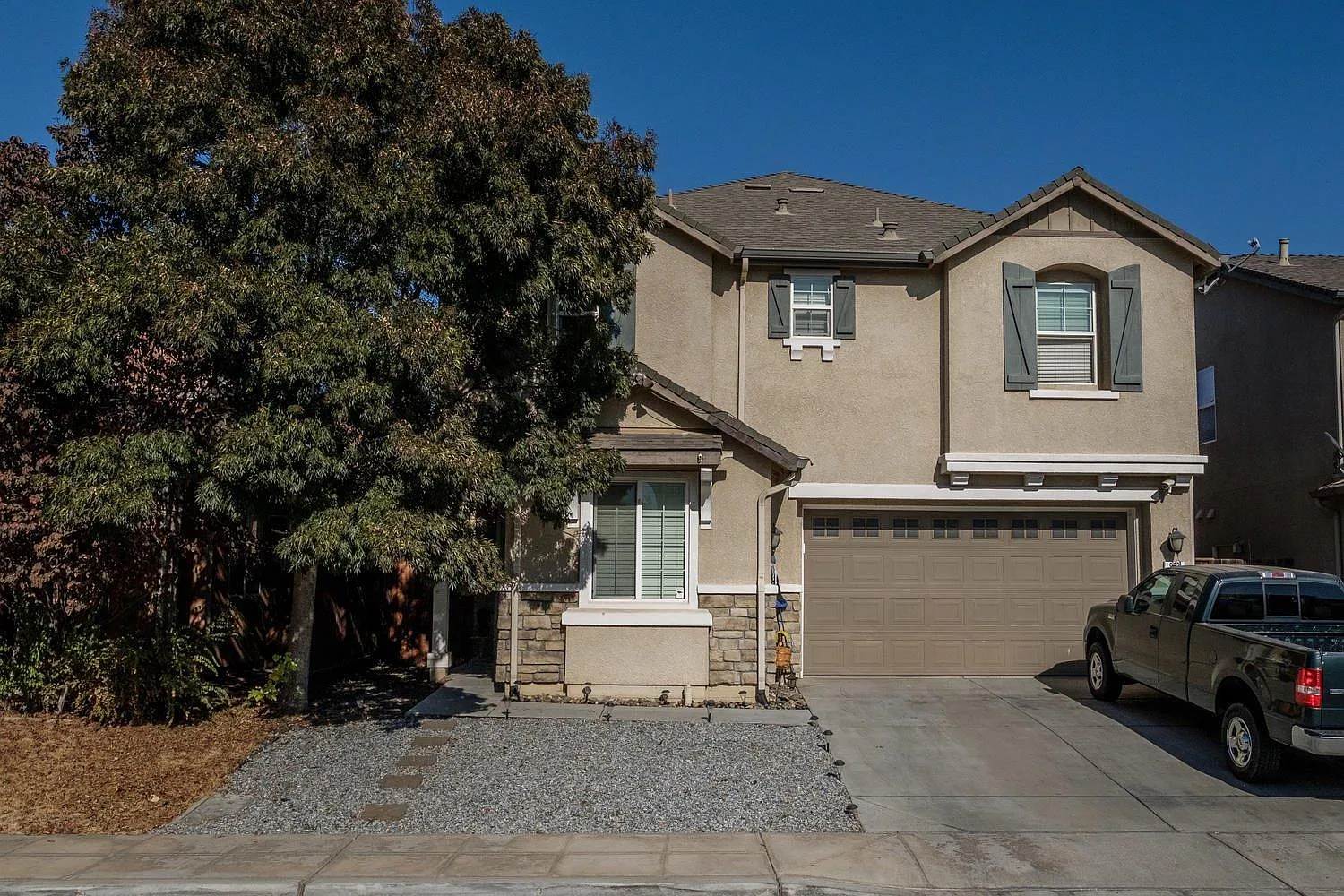 957 Papaya St photo 1