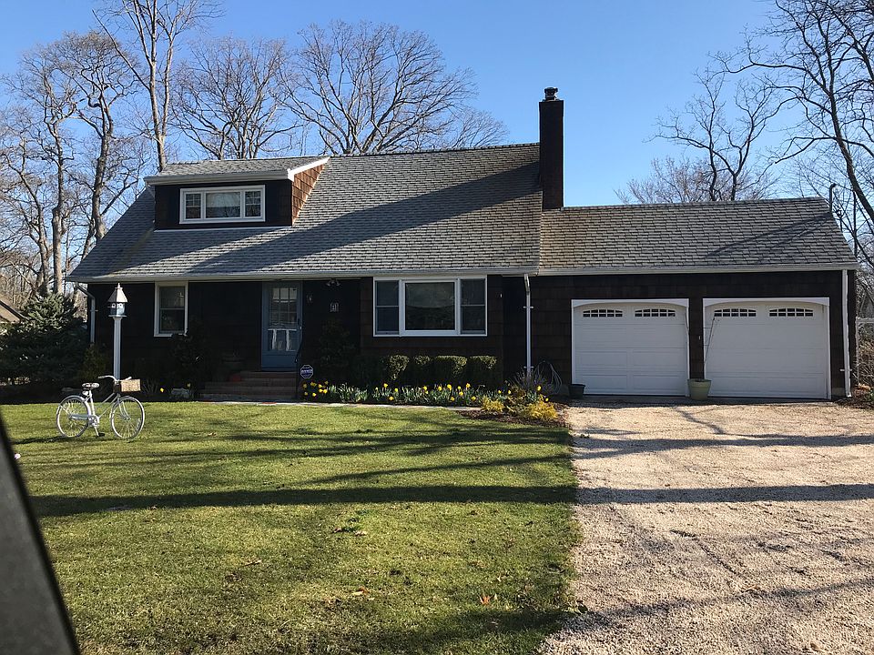 2nd image of 13 Shore Oaks Dr